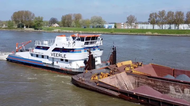 Duwboot Veerle is efficiënter en duurzamer na ombouwproject, met verminderde CO2-uitstoot.