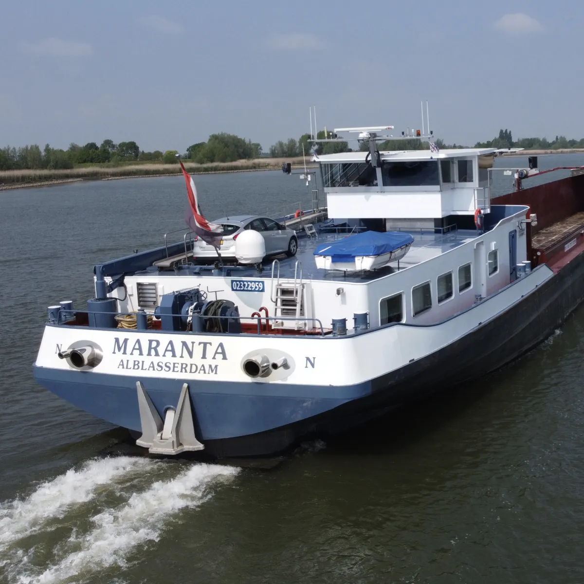 Koppelverband van 172 meter in de binnenvaart met een restwarmte-terugwininstallatie en technologieën voor duurzame scheepvaart.