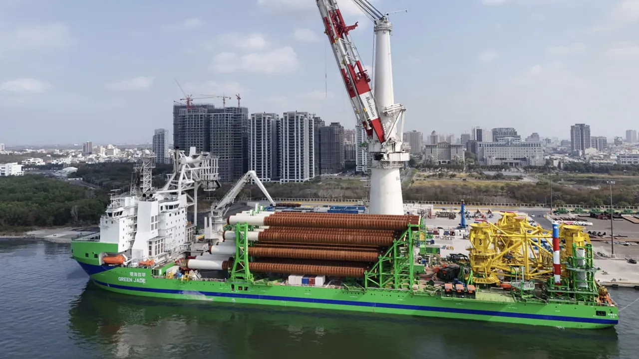 Green Jade wind turbine installation vessel uses 8 ORC-based waste heat recovery systems for 500 kW power and lower CO2.