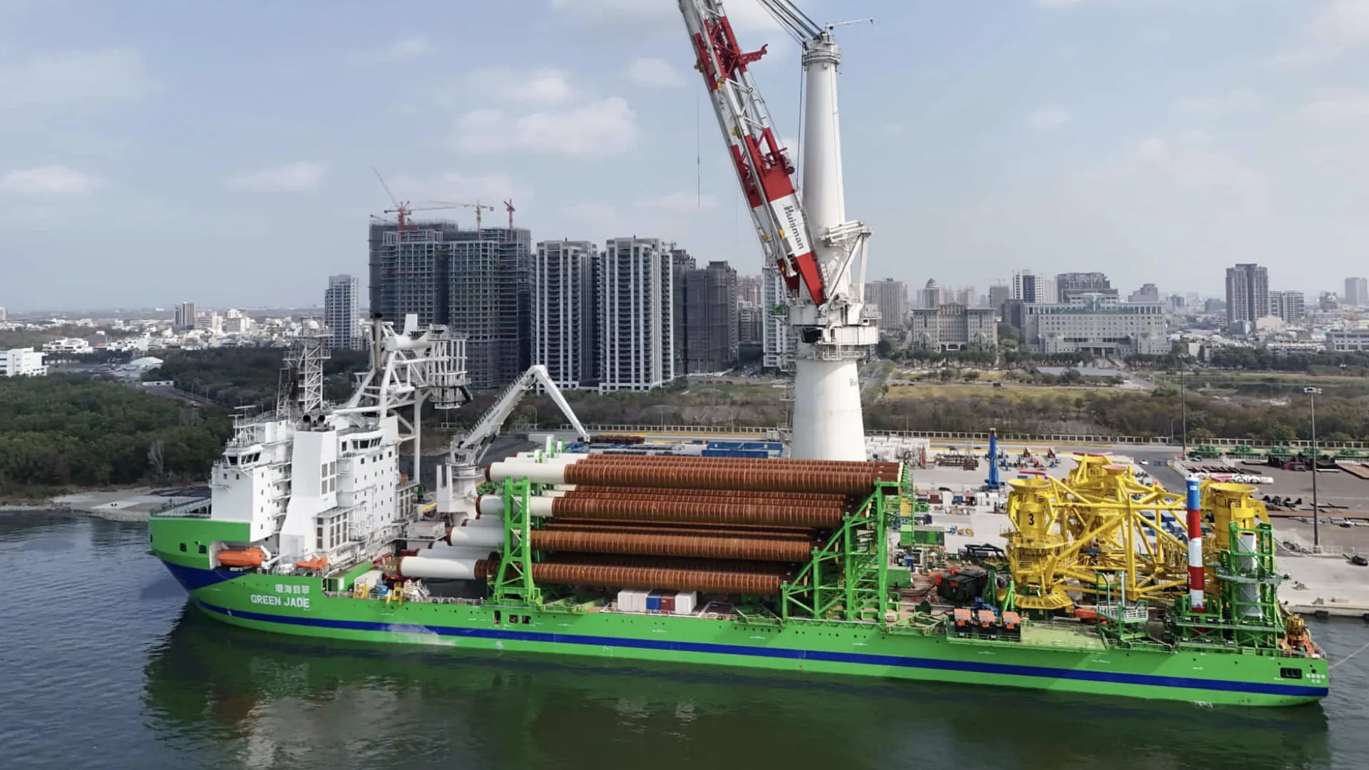 Wind turbine installation vessel “Green Jade" uses 8 ORC-based waste heat recovery systems for 500 kW power and CO2 reduction.